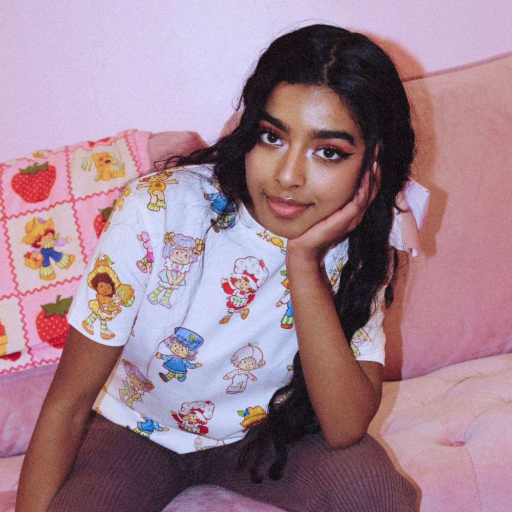 Playera Unisex Strawberry shortcake x Cakeworthy Rosita Fresita
