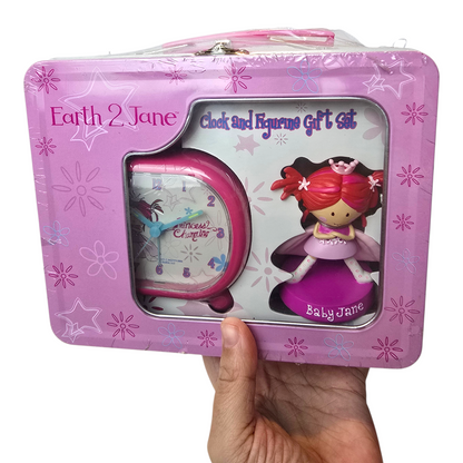 Earth 2 Jane vintage Tin box, loncherita cajita de metal con reloj y muñeca de resina
