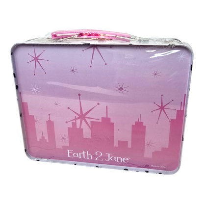 Earth 2 Jane vintage Tin box, loncherita cajita de metal con reloj y muñeca de resina