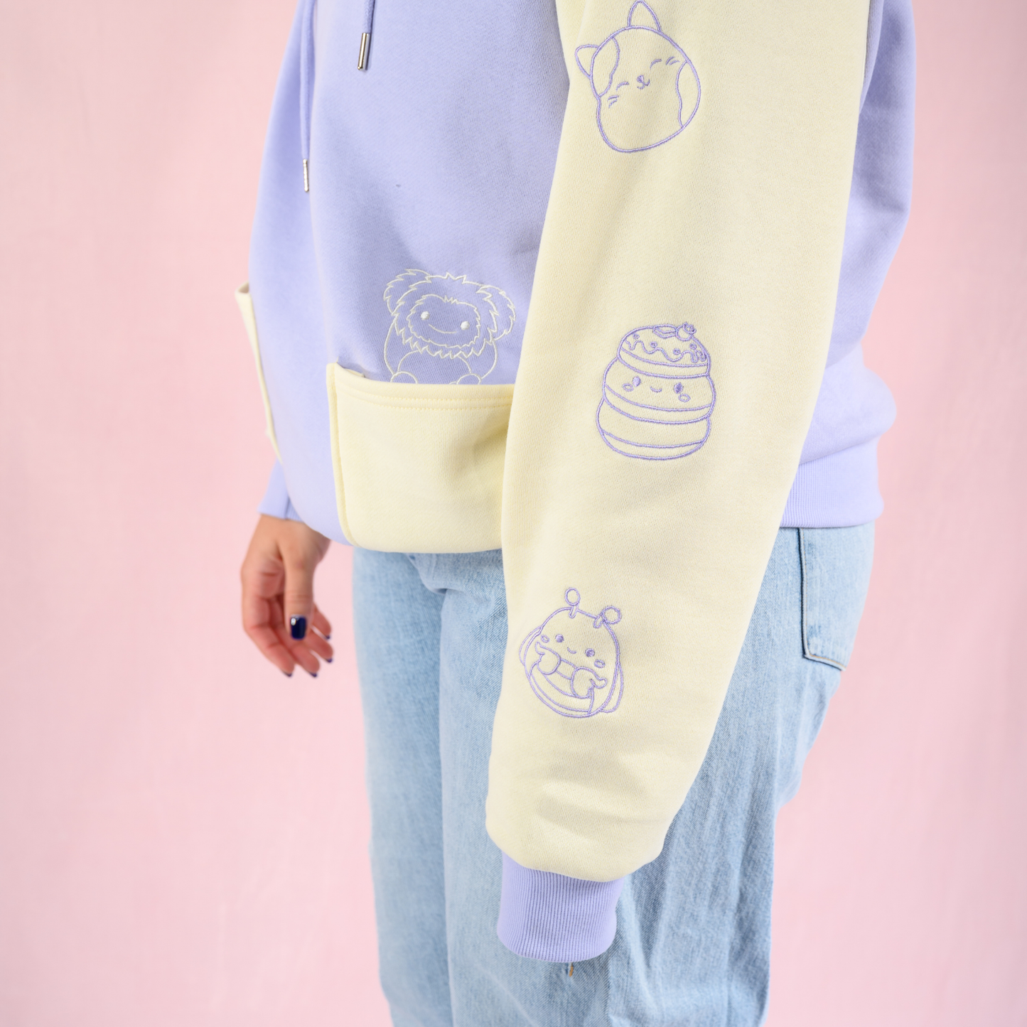 Sudadera Hoodie unisex Squishmallows x Cakeworthy
