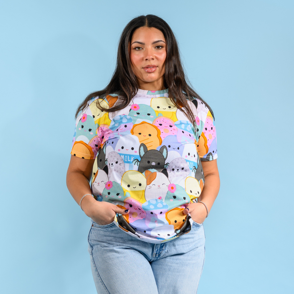 Playera unisex Squishmallows x Cakeworthy