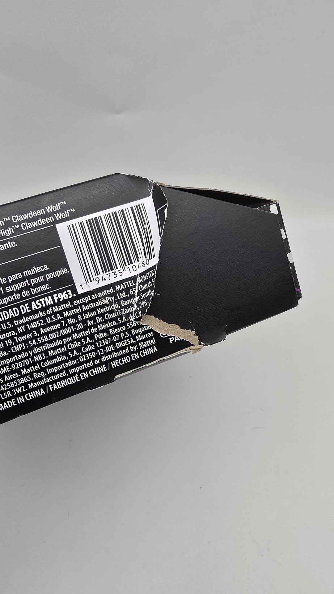 ⚠️Caja maltratada⚠️ Monster high Reel drama reproduction año 2025 Clawdeen (muchos detalles estéticos en caja por viaje) ideal si coleccionas fuera de caja. Ver fotos.