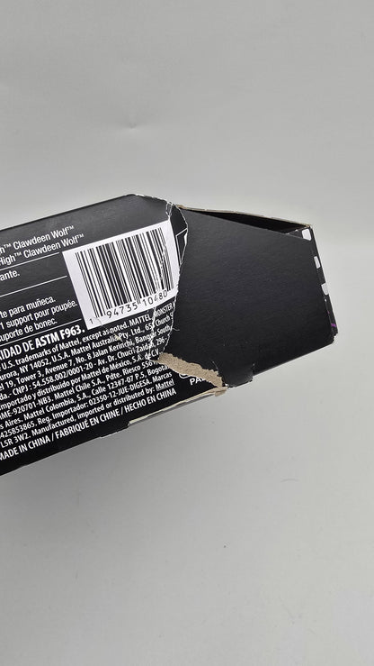 ⚠️Caja maltratada⚠️ Monster high Reel drama reproduction año 2025 Clawdeen (muchos detalles estéticos en caja por viaje) ideal si coleccionas fuera de caja. Ver fotos.